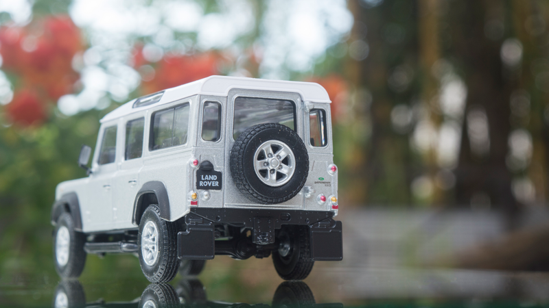 Illustration for article titled TBT - Cararama Land Rover Defender 110